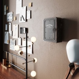 Armoire a clefs vintage en metal -safe- Kare Design