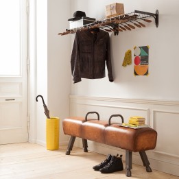 Brown rustic bench - Gym Gabby - Kare Desig