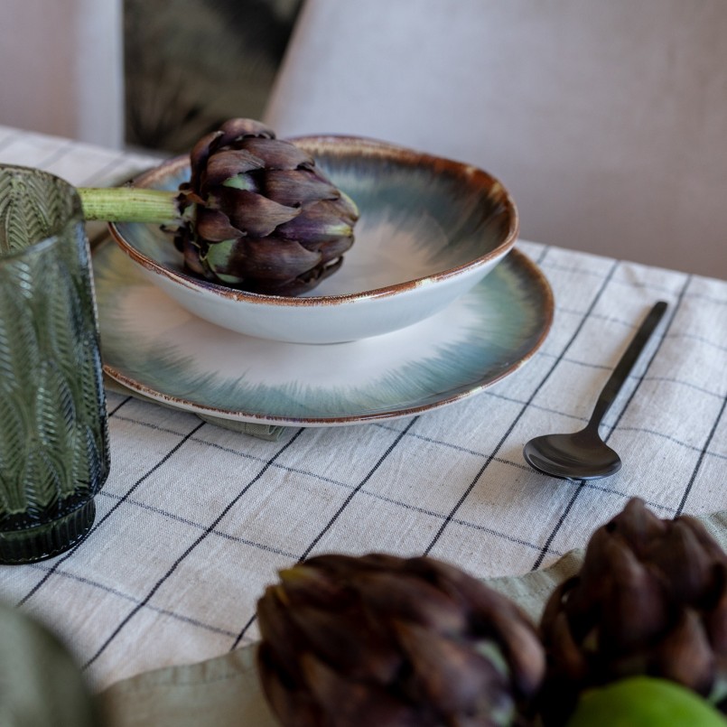 Assiettes creuses blanches et bleues en faïence - Organic - Kare Design