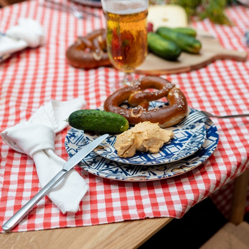 Assiettes plates bleues et blanches - Fresco - Kare Design