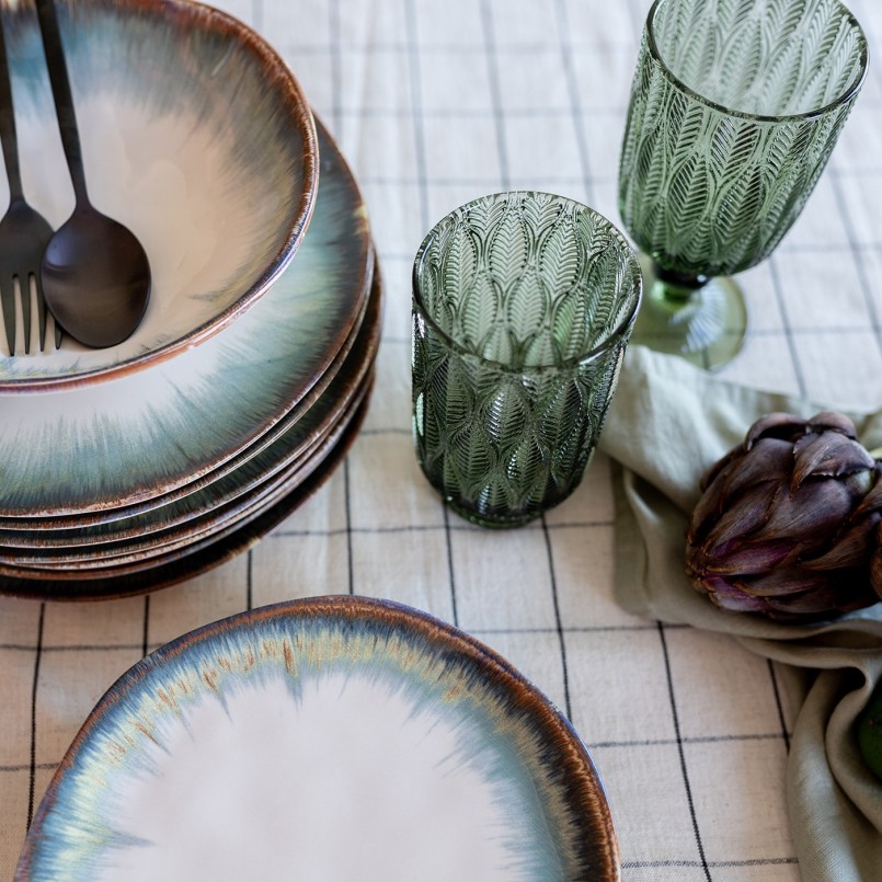 Assiettes blanches et bleues en faïence - Organic - Kare Design