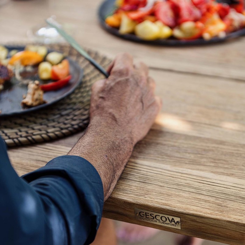 Table de jardin en acier et teck recyclé - Fanny - Gescova