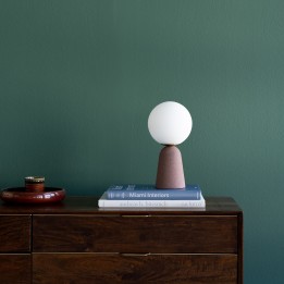 Lampe en verre blanc et ciment rouge - Bollie - Kare Design