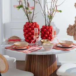 Vase fraises rouges en porcelaine - Kare Design