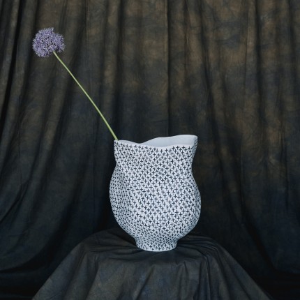 Vaas anemoon 35cm zwart en wit Kare Design