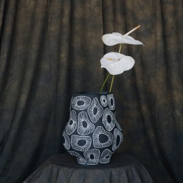 Vase gris anémones en porcelaine - Kare Design