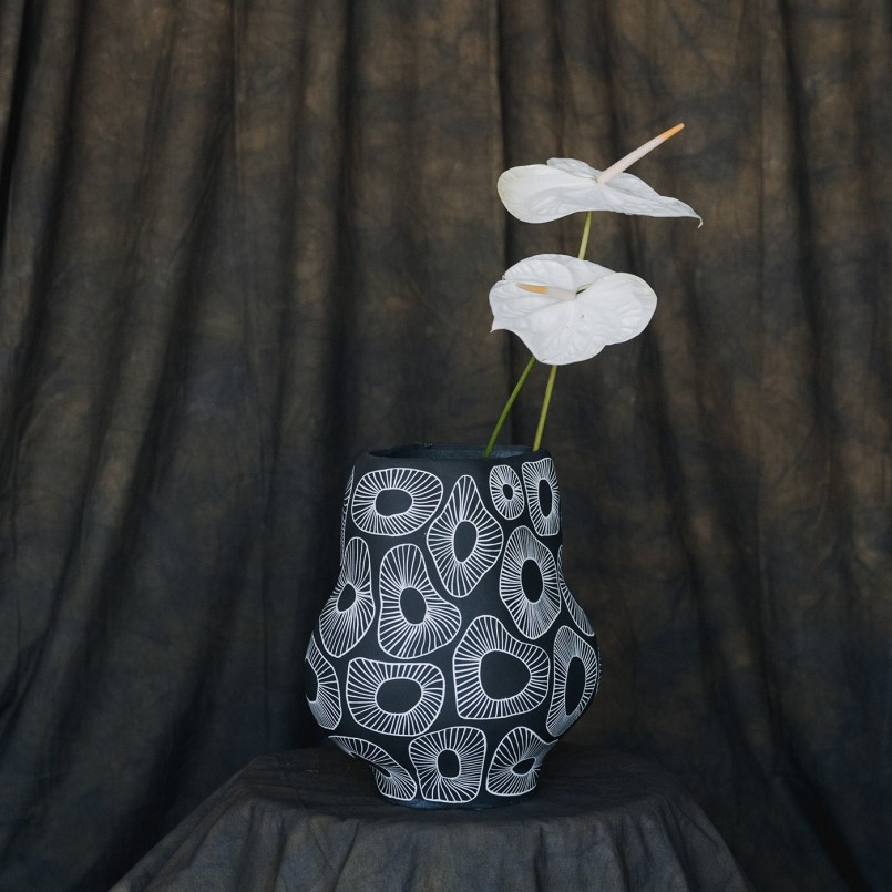 Vase anemone 33cm grey Kare Design