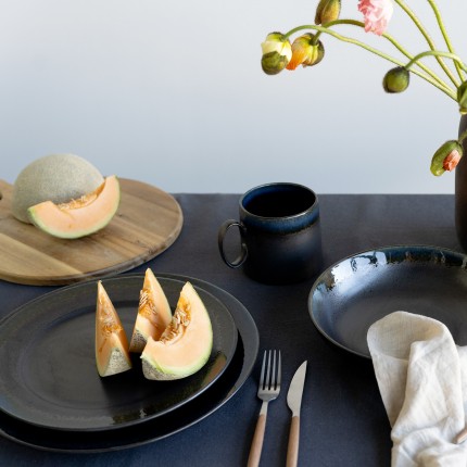 Bord Kassandra zwart Ø32cm Kare Design