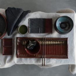 Aziatisch servies in rood en grijs aardewerk - Ari - Kare Design