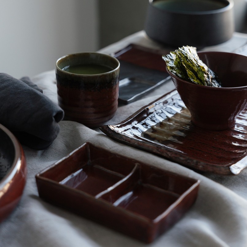 Asian dishes in red and grey earthenware - Ari - Kare Design