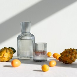 Karaf van geribbeld glas - Tango - Kare Design