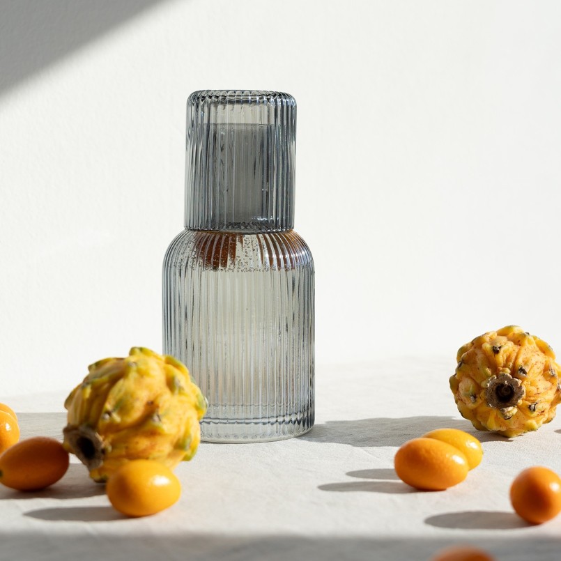 Karaf van geribbeld glas - Tango - Kare Design