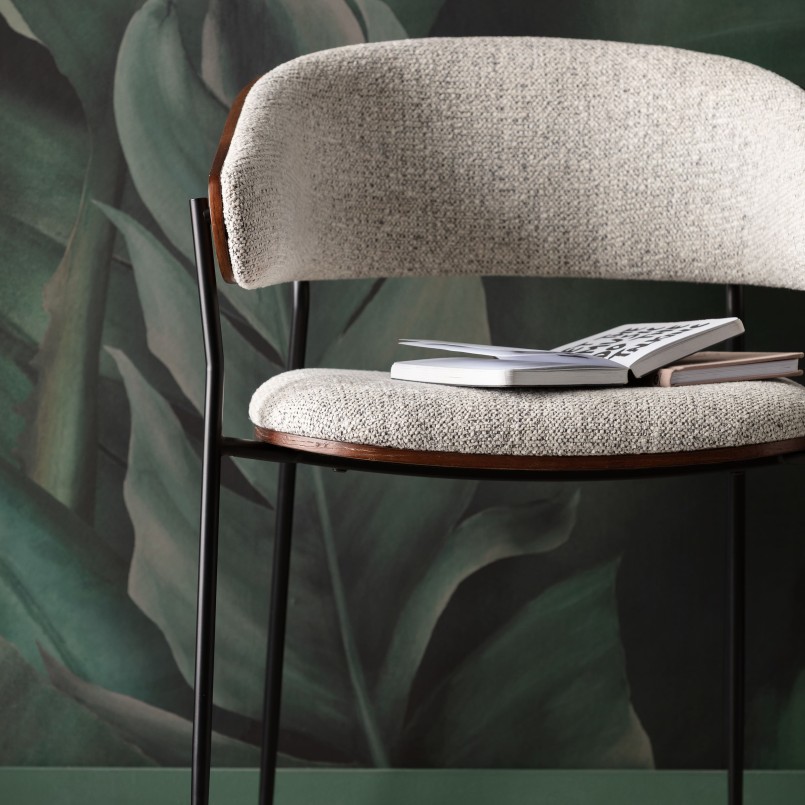 Chaise avec accoudoirs en tissu et noyer - Cindy - Kare Design