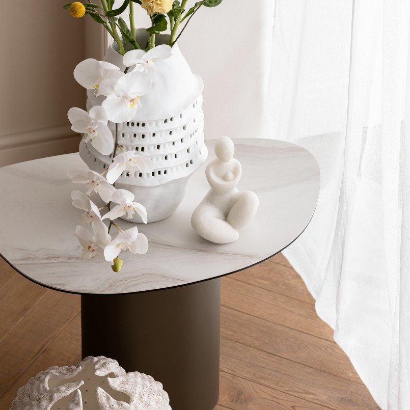 Déco femme assise blanche - Soft - Kare Design