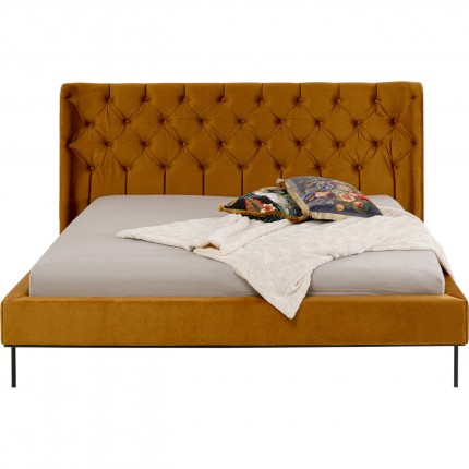 Bed Audrey fluweel oker Kare Design
