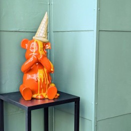 Oranje zittende beer decoratie - Kare Design