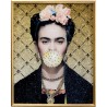 Tableau encadré artiste féminine chewing-gum - Kare Design
