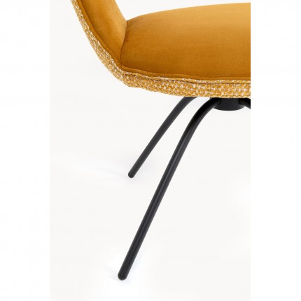 Chaise pivotante Helli ocre Kare Design