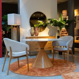 Chaise avec accoudoirs en tissu tressé et chêne - August - Kare Design