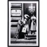 Schilderij Window Shopping 80x120cm Kare Design
