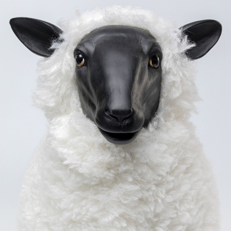 Black and white sheep decoration - Kare Design