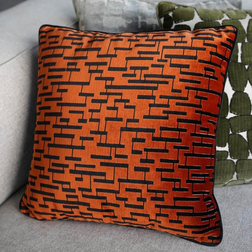 Kussen Suono oranje en zwart Kare Design