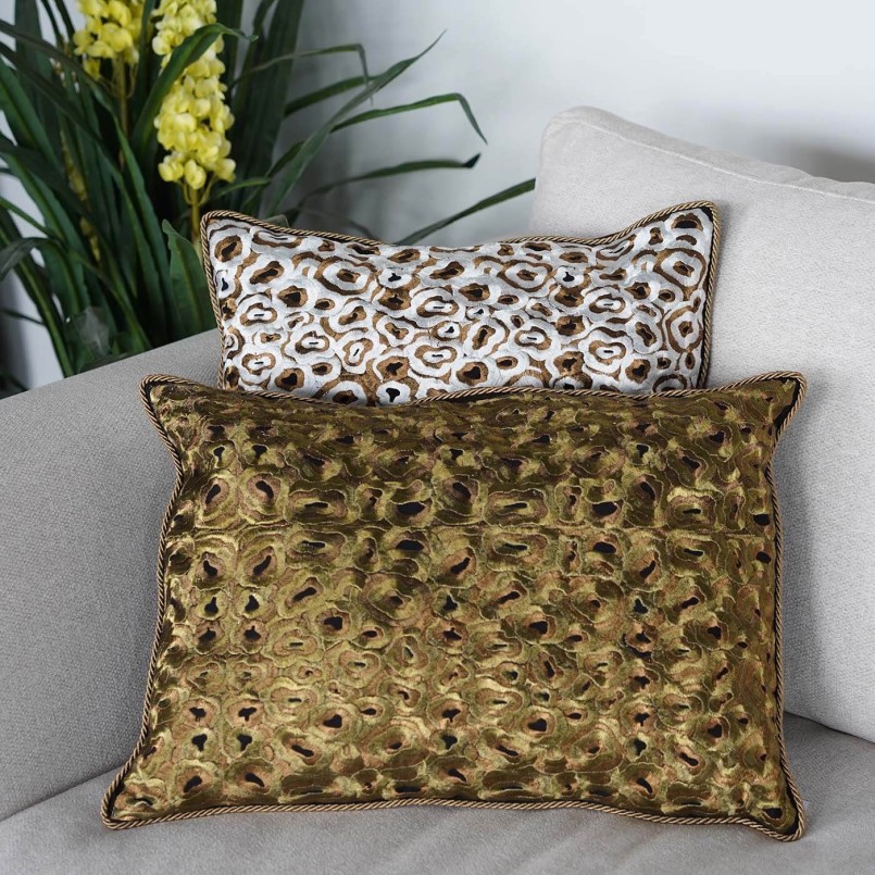 Coussin marron motif abstrait guépard - Kare Design
