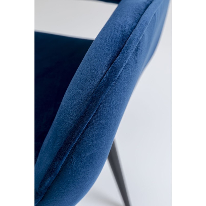 Chaise avec accoudoirs San Francisco velours bleu Kare Design